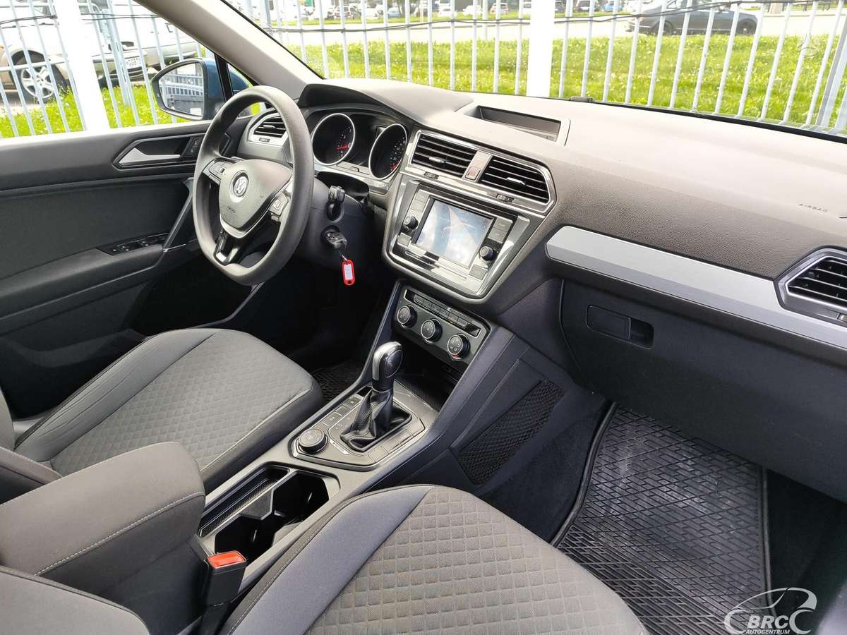 Volkswagen Tiguan - 9
