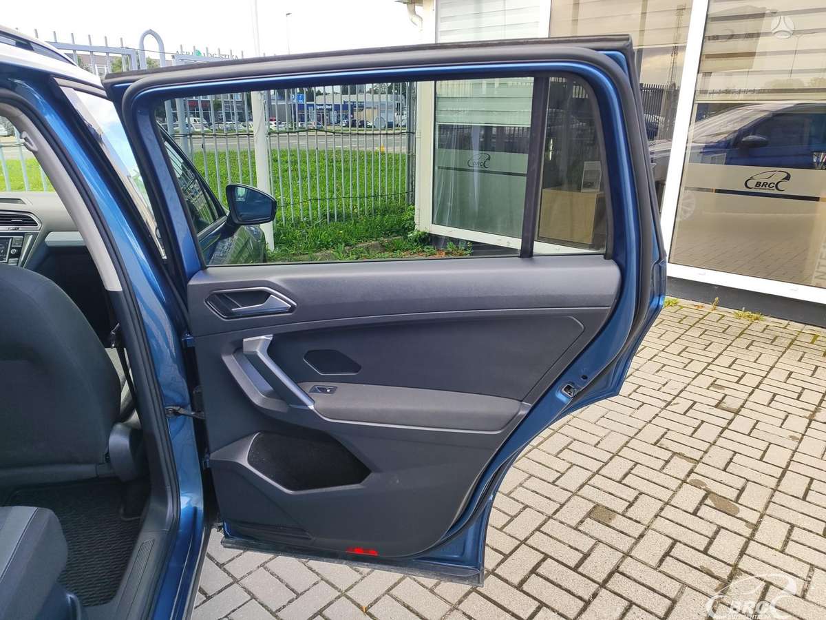 Volkswagen Tiguan - 10