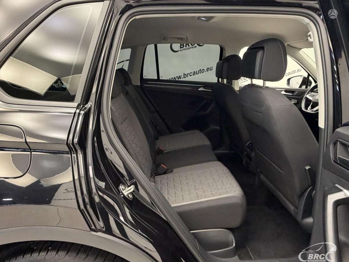 Volkswagen Tiguan - 11