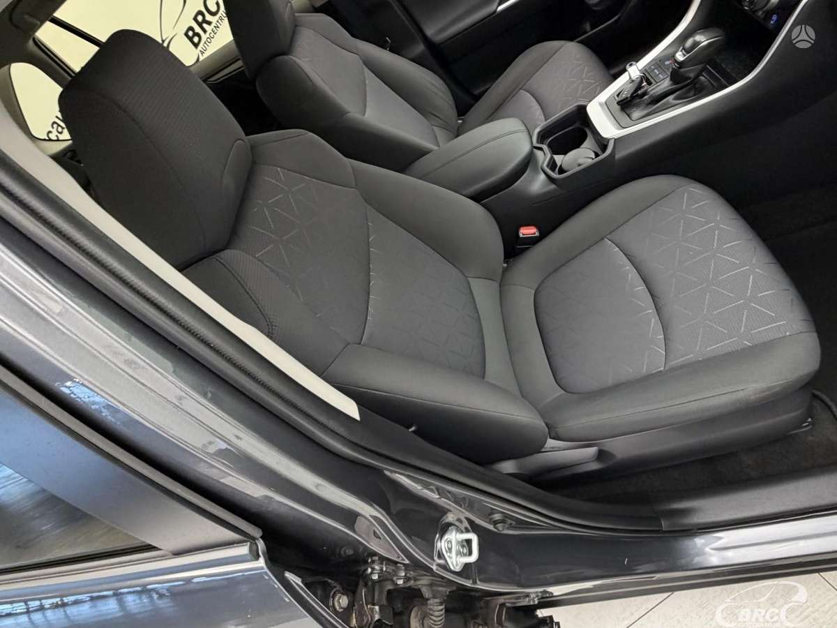 Toyota RAV4 - 6