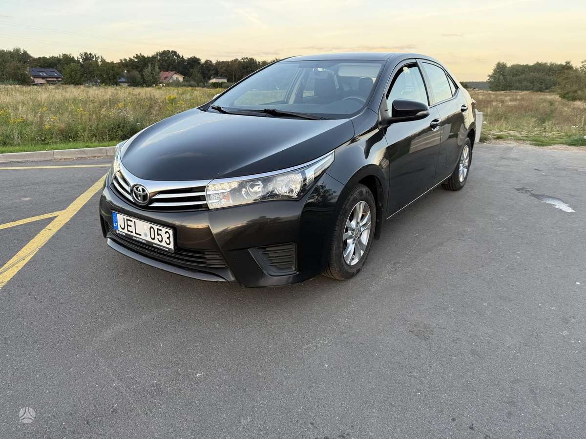 Toyota Corolla - 1