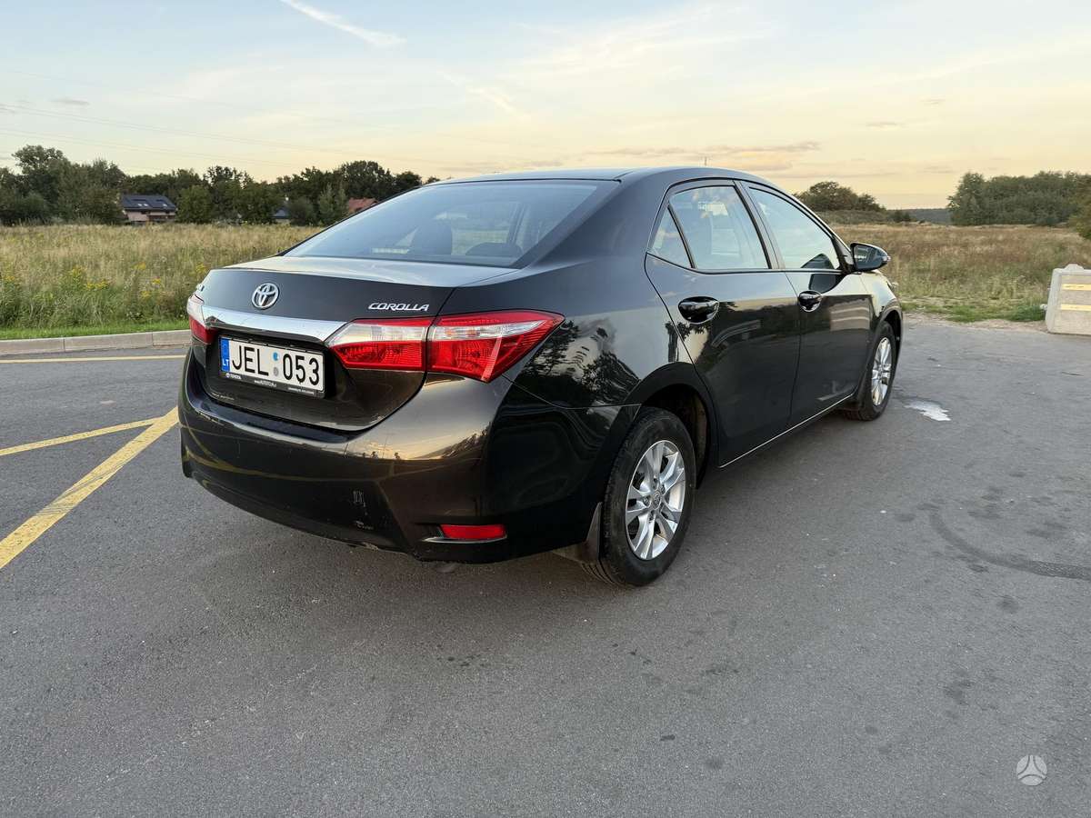 Toyota Corolla - 4