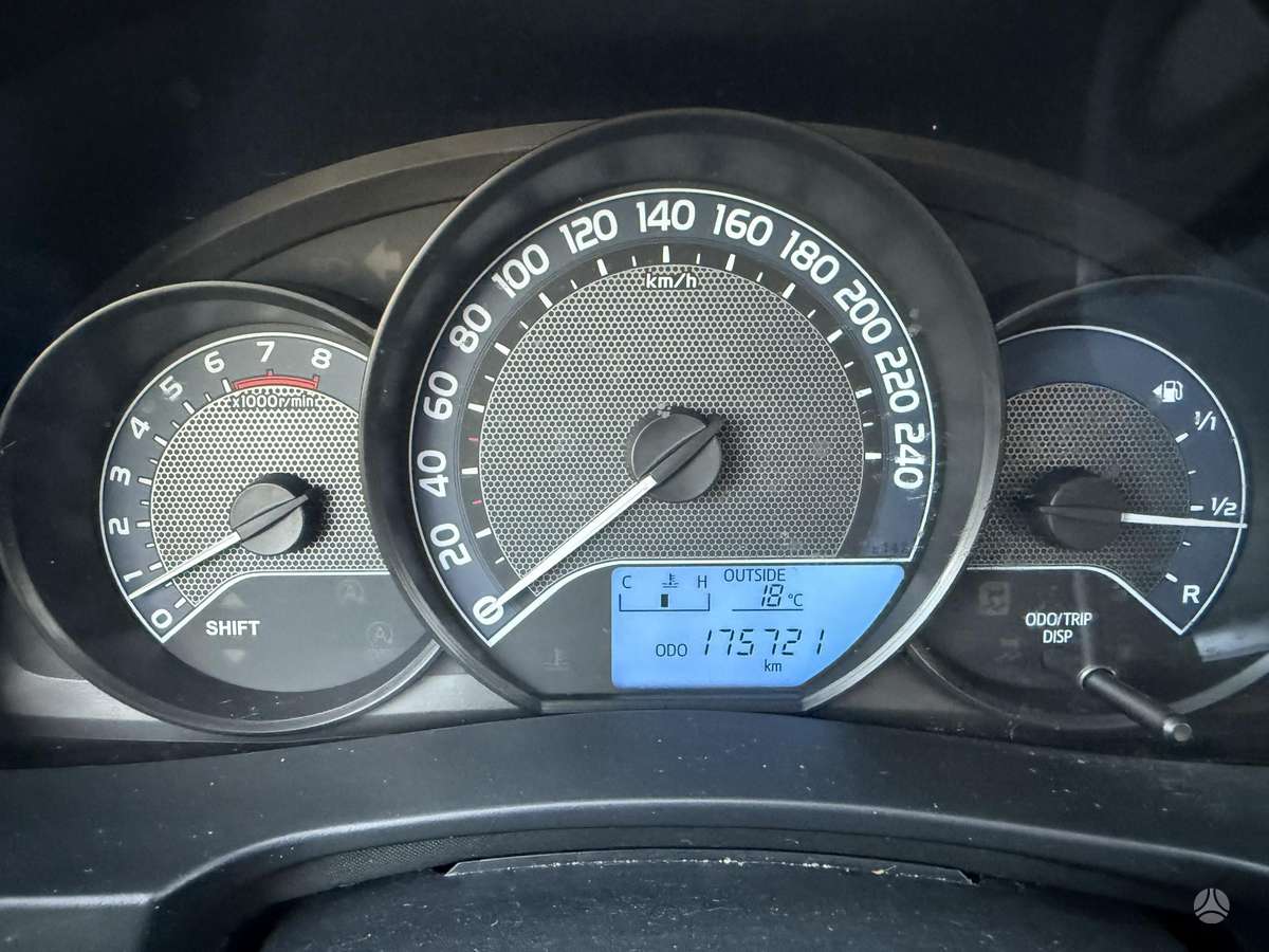 Toyota Corolla - 8