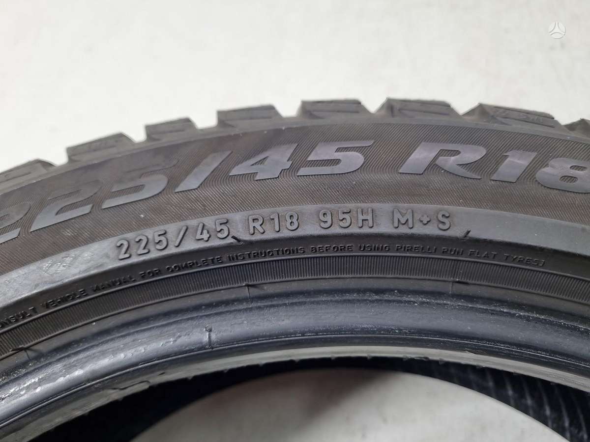 Pirelli 6-7mm, 2022m, всесезонные 225/45 R18