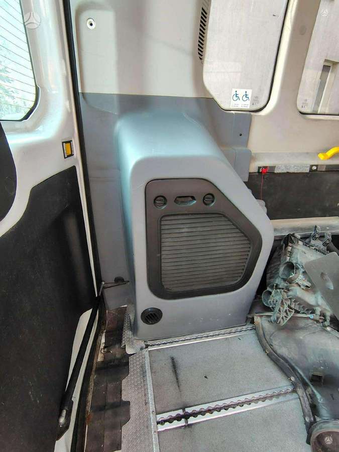 Ford Transit, passenger vans
