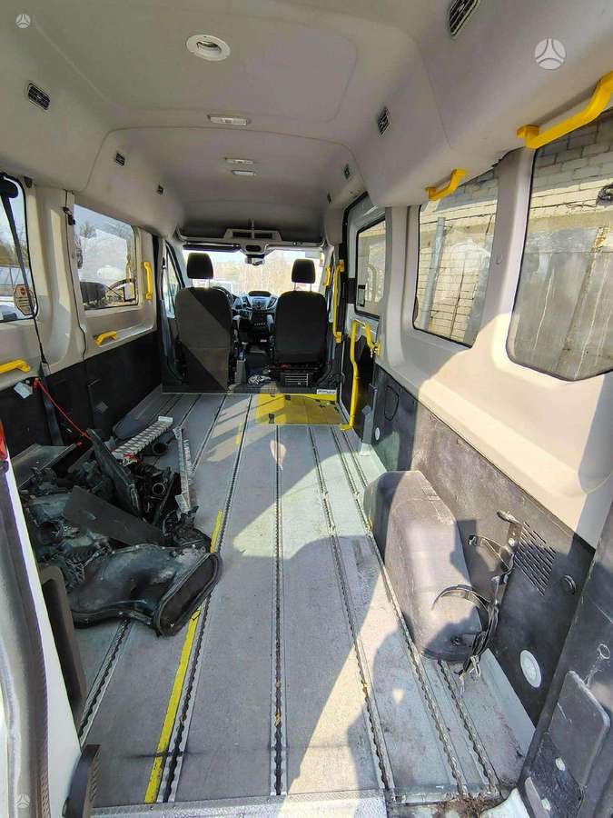 Ford Transit, passenger vans