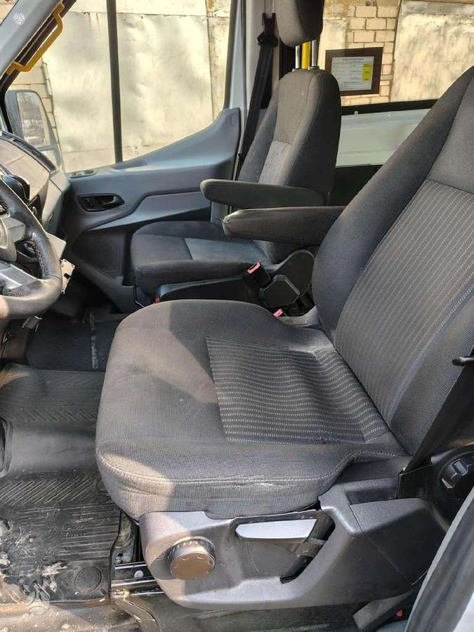 Ford Transit, passenger vans