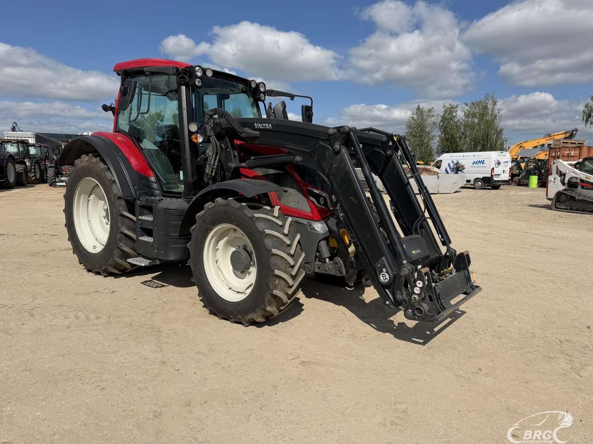 Valtra N155E Frontalinis krautuvas .., tractors