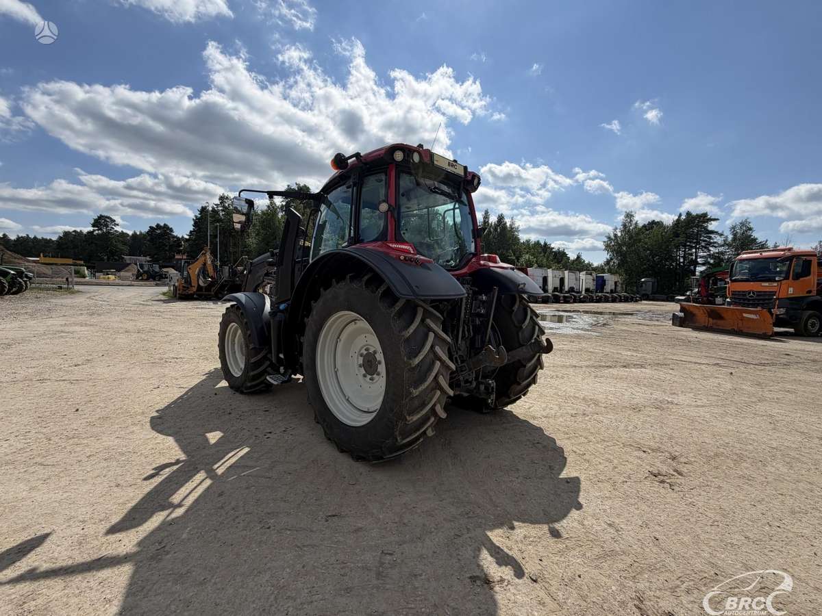 Valtra N155E Frontalinis krautuvas .., traktoriai