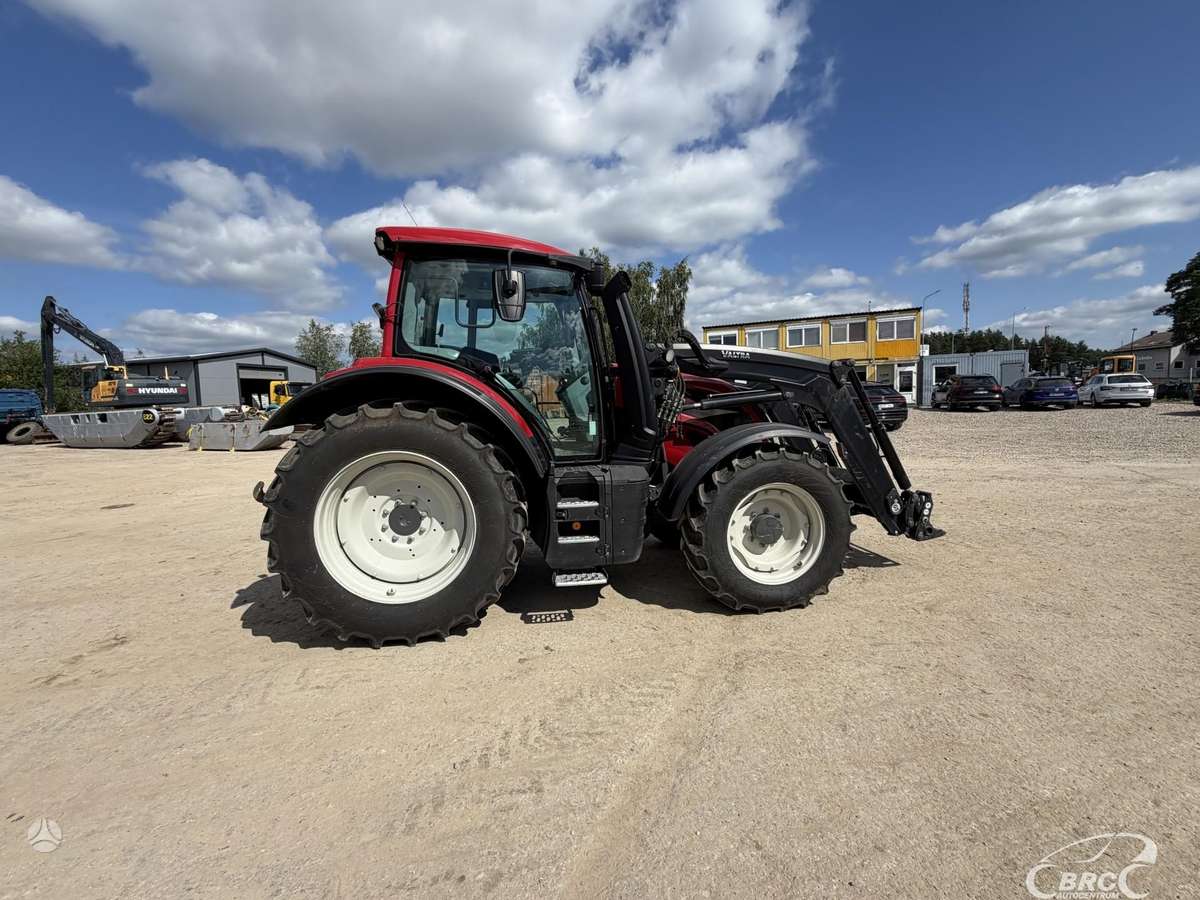 Valtra N155E Frontalinis krautuvas .., тракторы