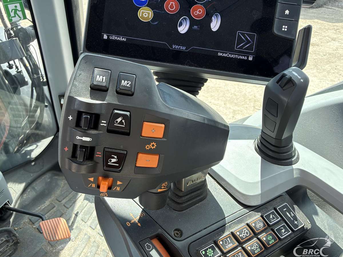Valtra N155E Frontalinis krautuvas .., tractors