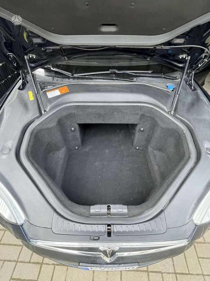Tesla Model S, 85 kWh, saloon / sedan