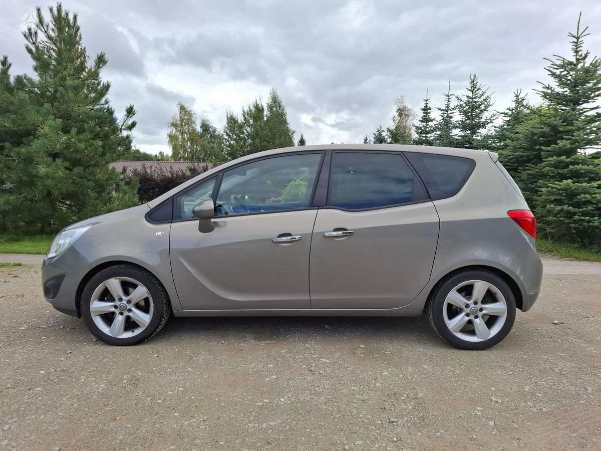 Opel Meriva, 1.4 l., Минивэн
