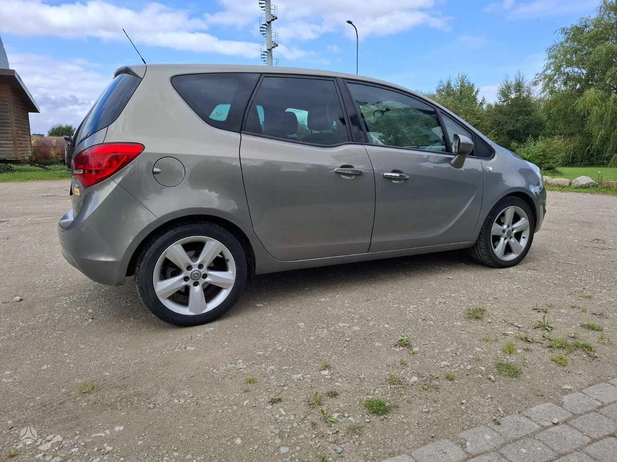 Opel Meriva, 1.4 l., Минивэн