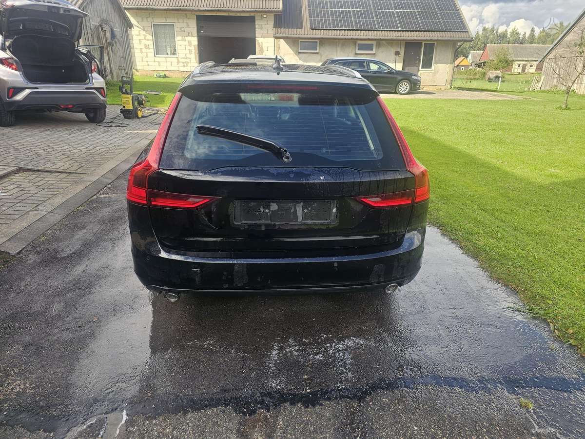 Volvo V90 - 11