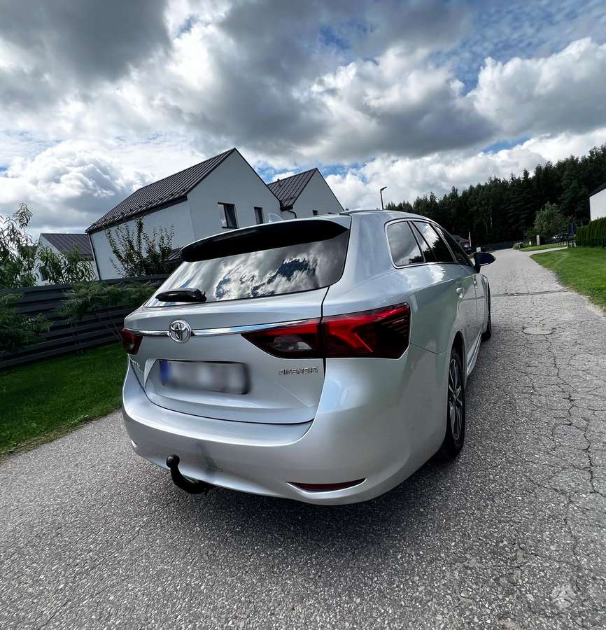 Toyota Avensis - 5