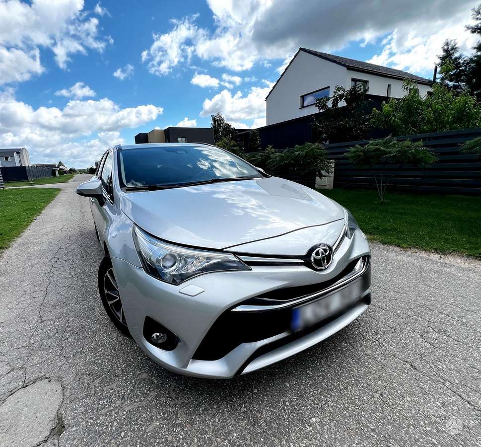 Toyota Avensis - 2