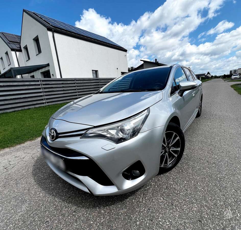 Toyota Avensis - 4