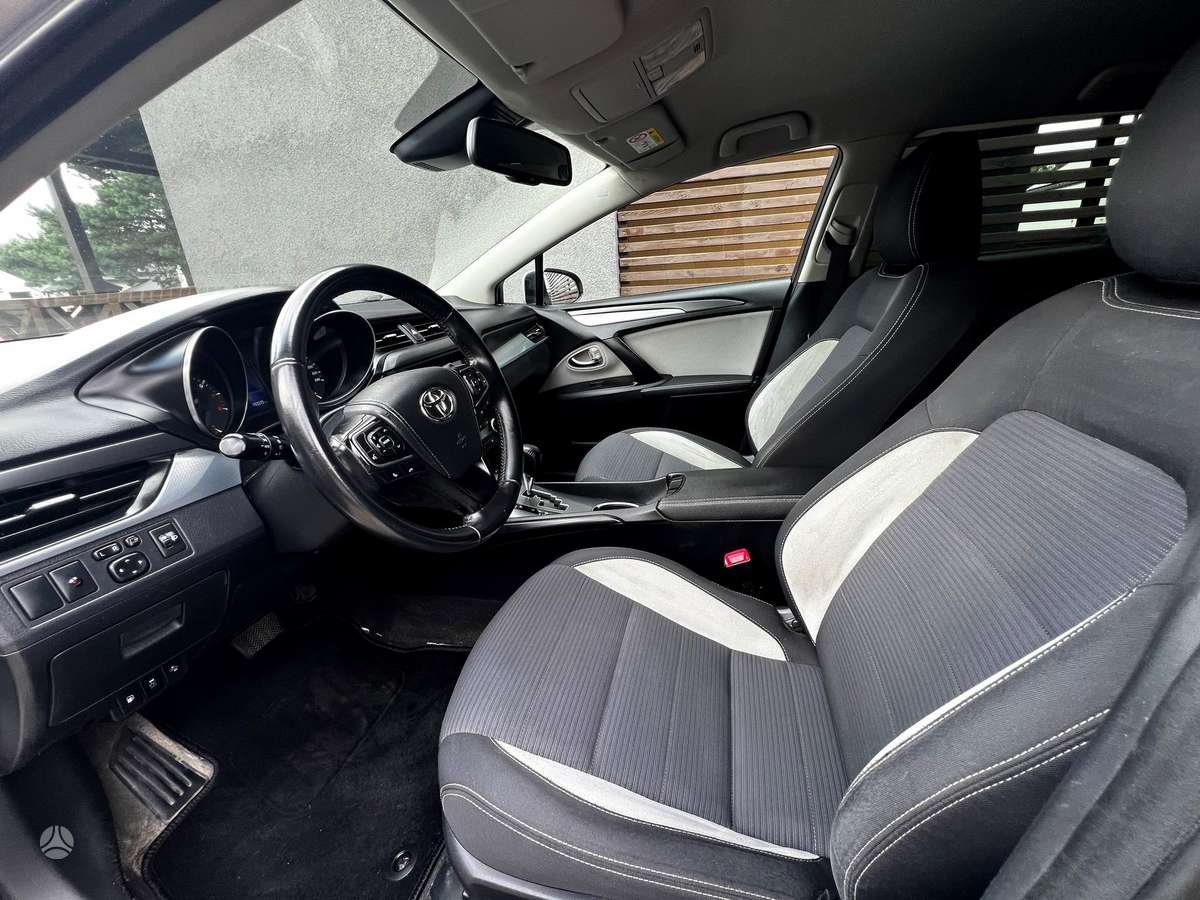 Toyota Avensis - 10