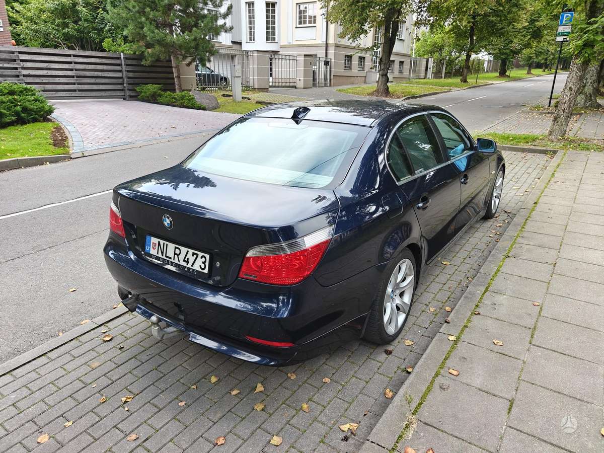 BMW 545, 4.4 l., Седан
