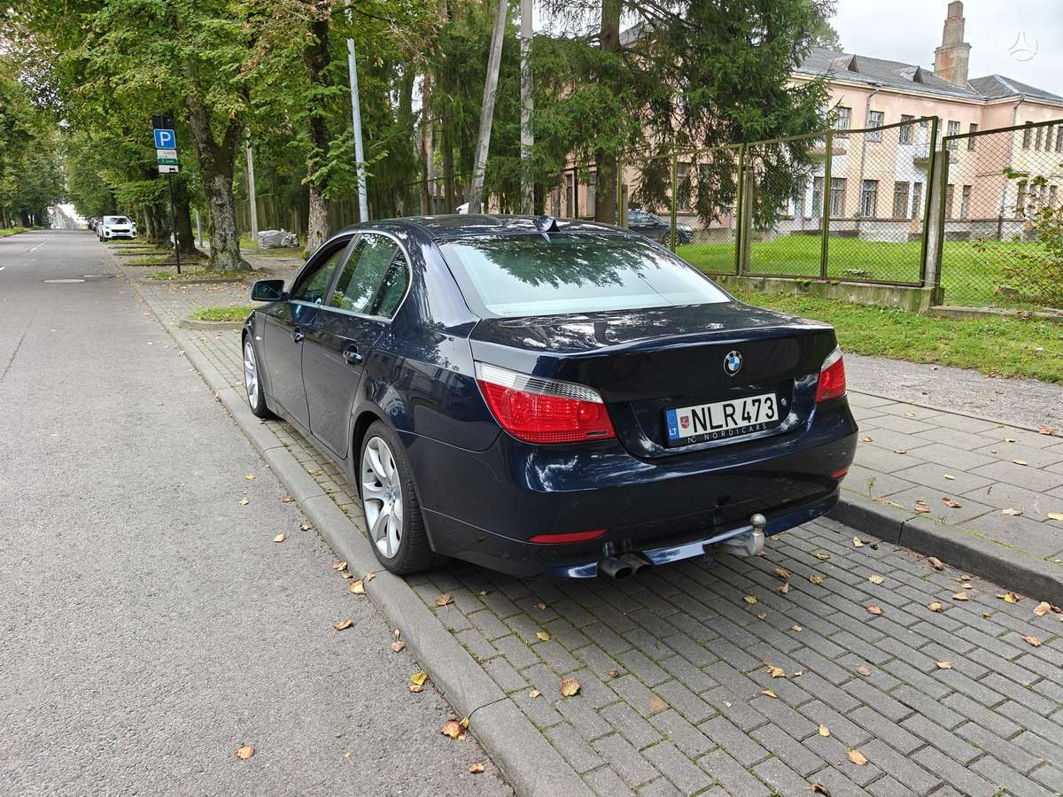 BMW 545, 4.4 l., Седан