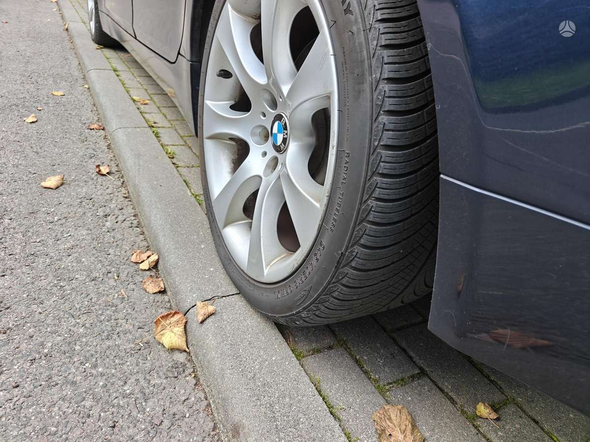 BMW 545, 4.4 l., Седан