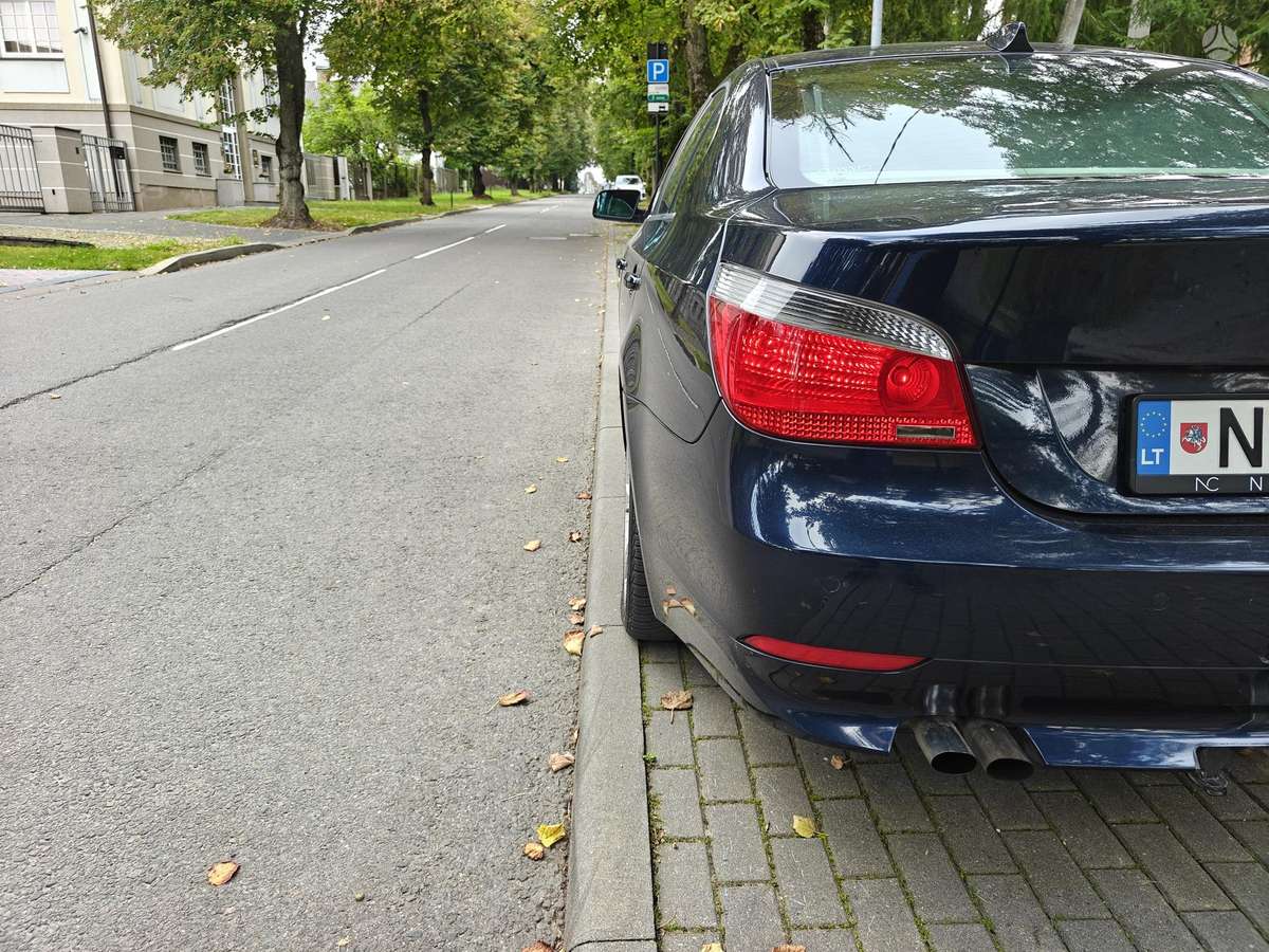 BMW 545, 4.4 l., Седан