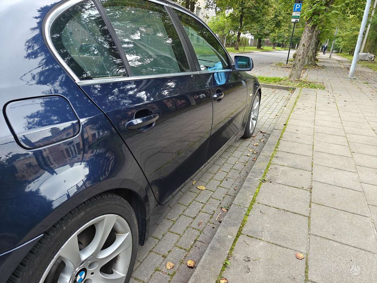 BMW 545, 4.4 l., Седан