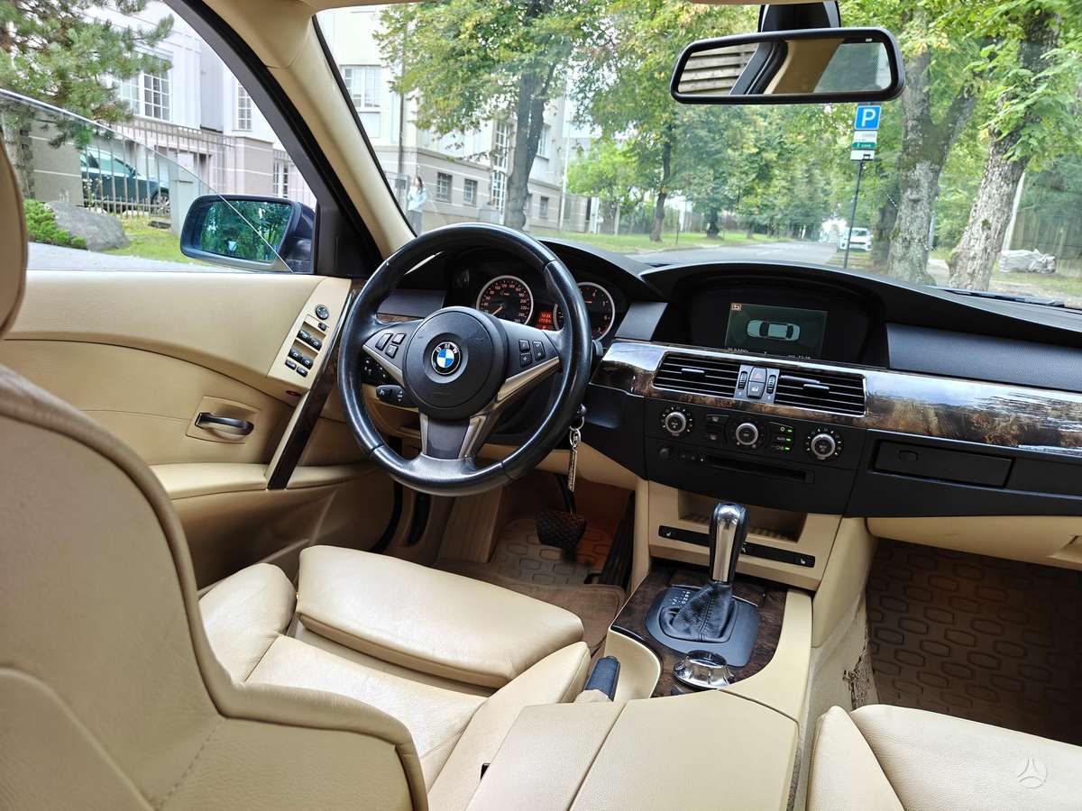 BMW 545, 4.4 l., Седан