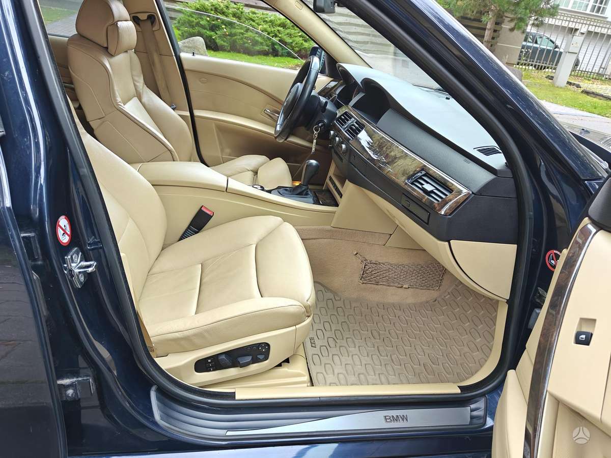 BMW 545, 4.4 l., Седан