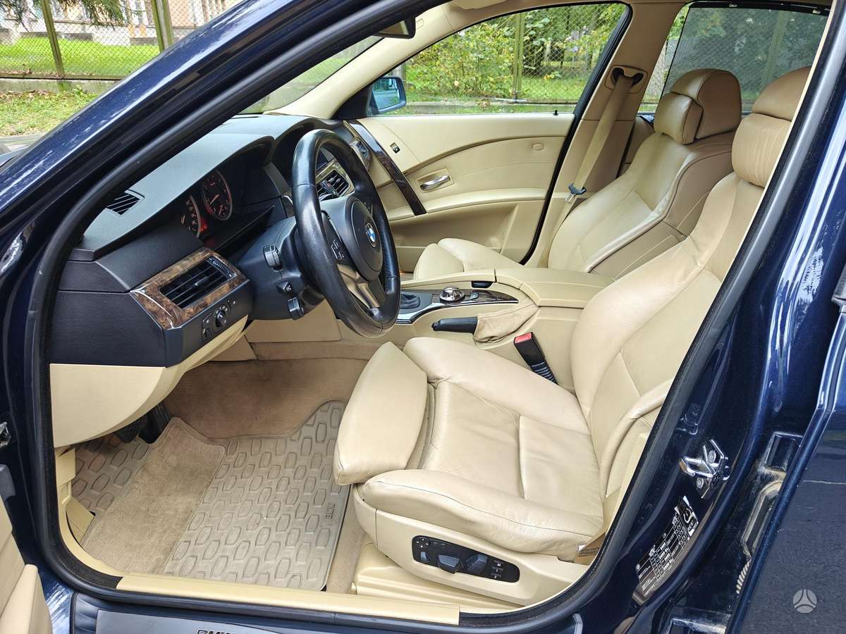 BMW 545, 4.4 l., Седан