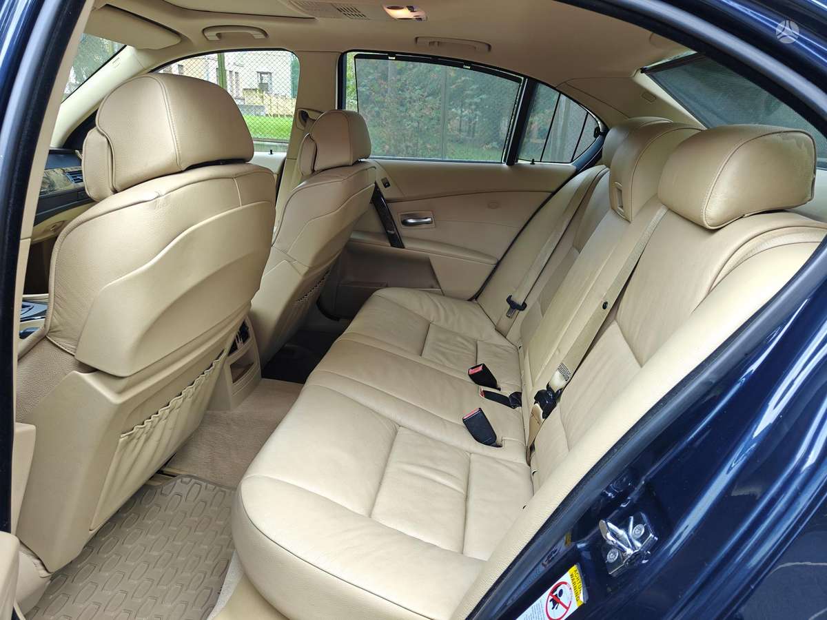 BMW 545, 4.4 l., Седан