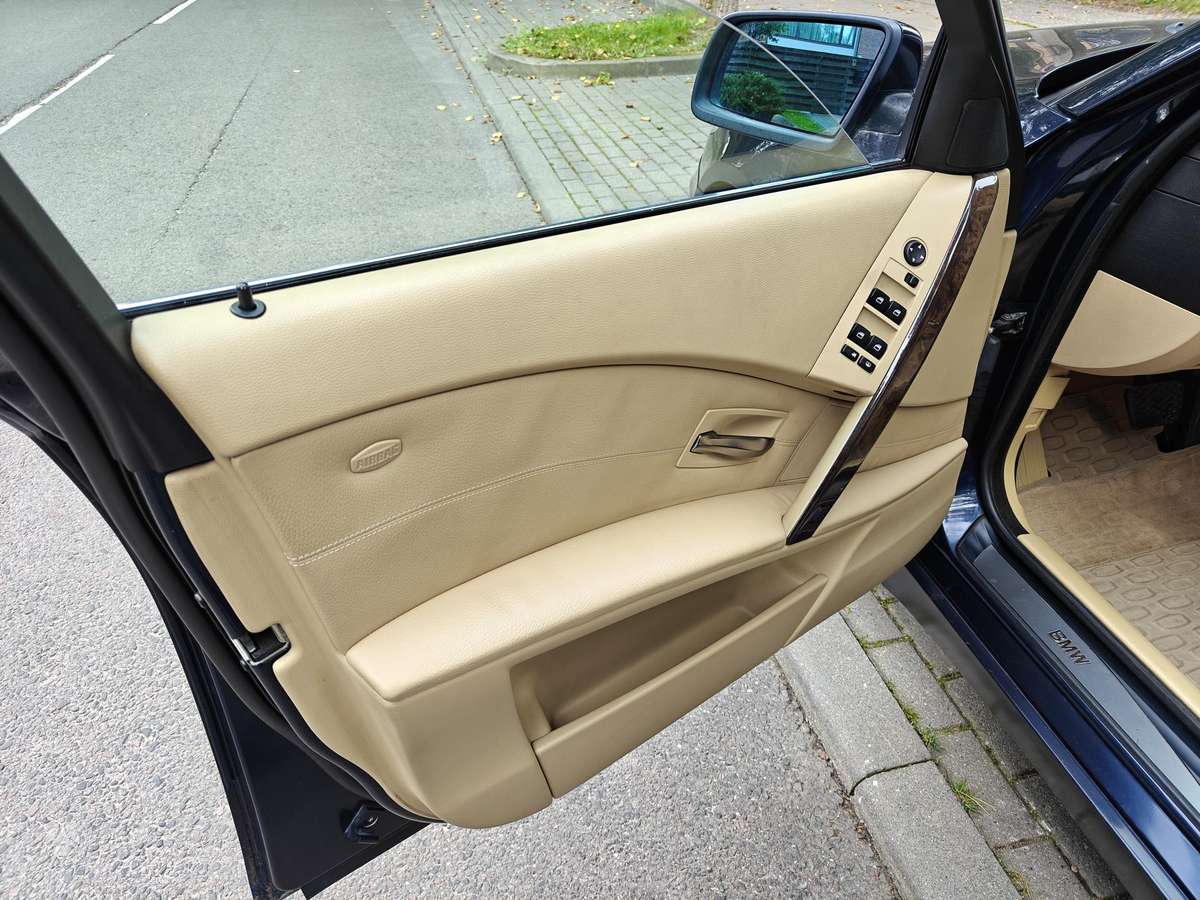 BMW 545, 4.4 l., Седан