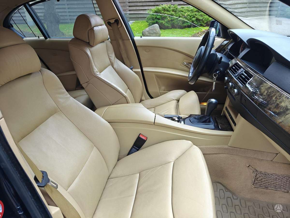 BMW 545, 4.4 l., Седан