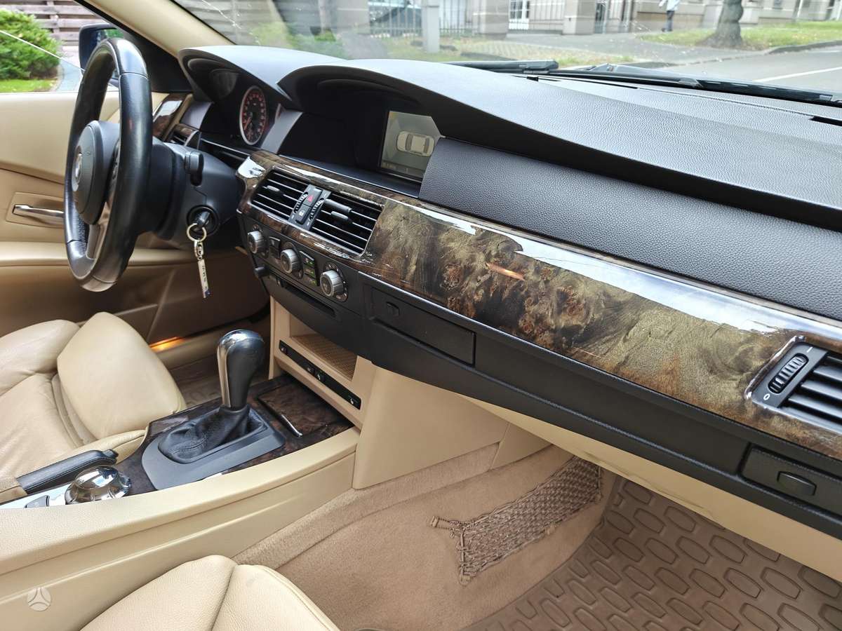 BMW 545, 4.4 l., Седан