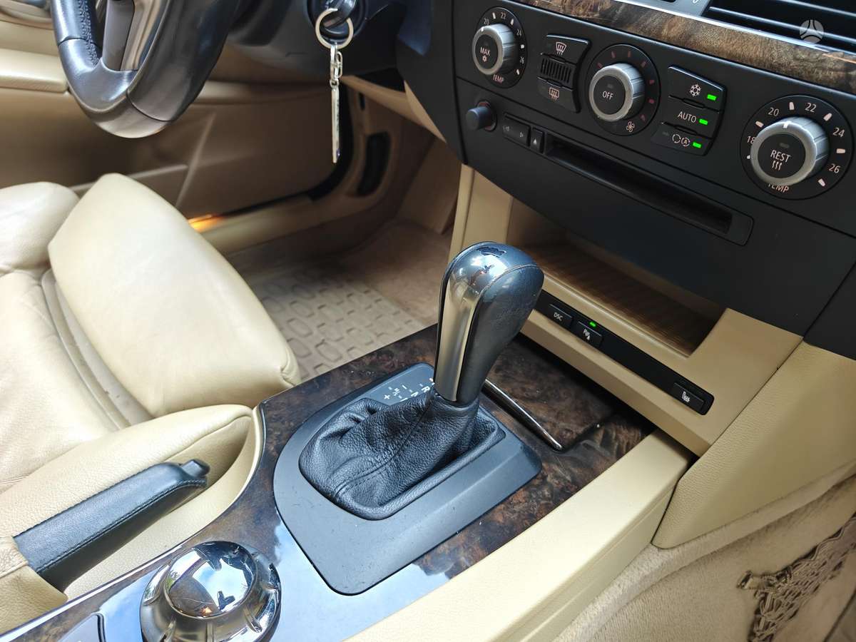 BMW 545, 4.4 l., Седан