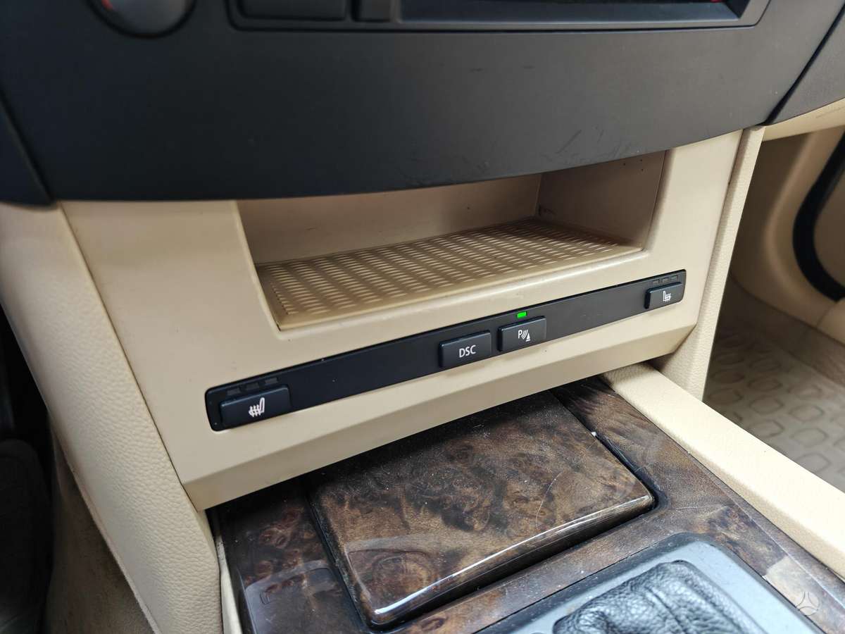 BMW 545, 4.4 l., Седан
