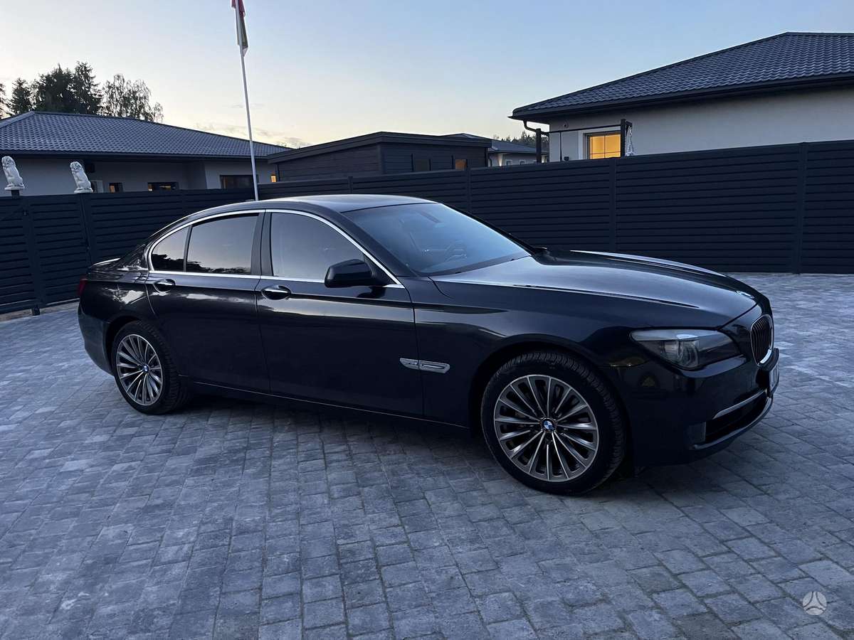 BMW 740, 3.0 l., Седан
