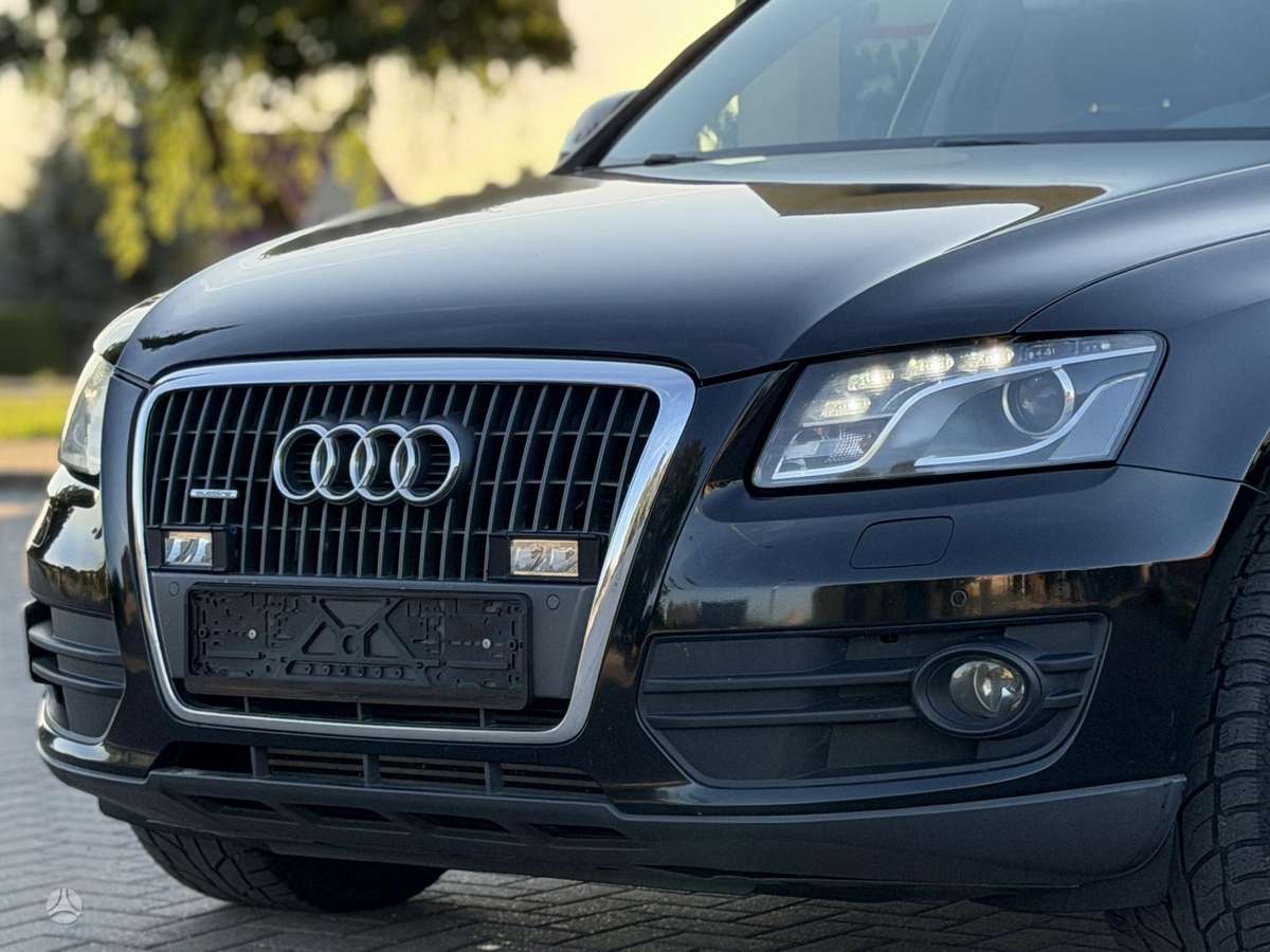 Audi Q5, 2.0 l., off-road / crossover