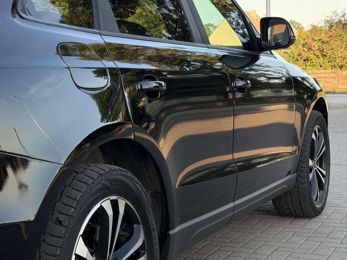 Audi Q5, 2.0 l., off-road / crossover
