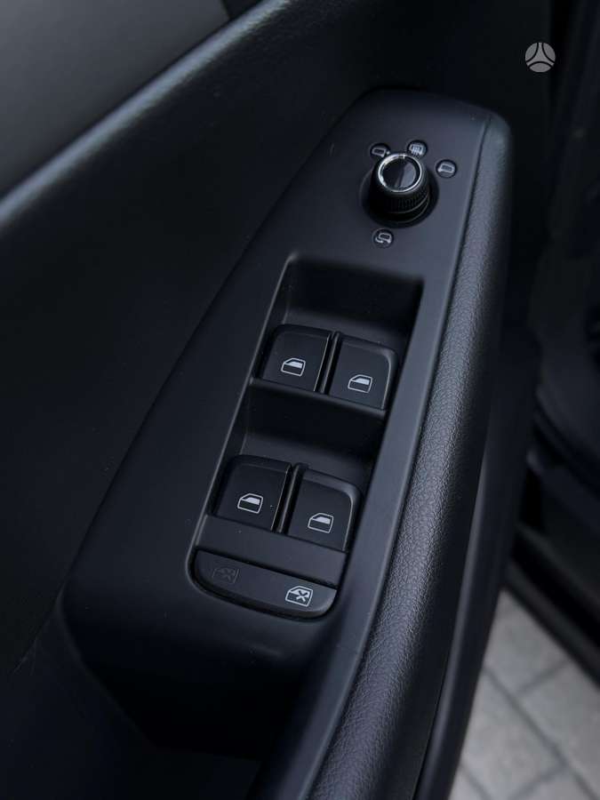 Audi Q5, 2.0 l., off-road / crossover