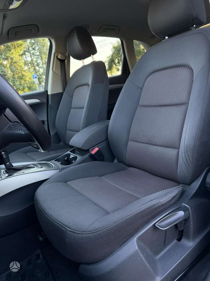Audi Q5, 2.0 l., off-road / crossover