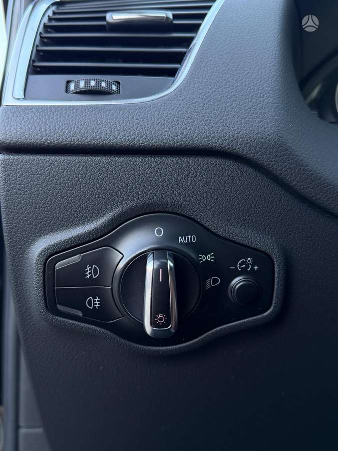 Audi Q5, 2.0 l., off-road / crossover