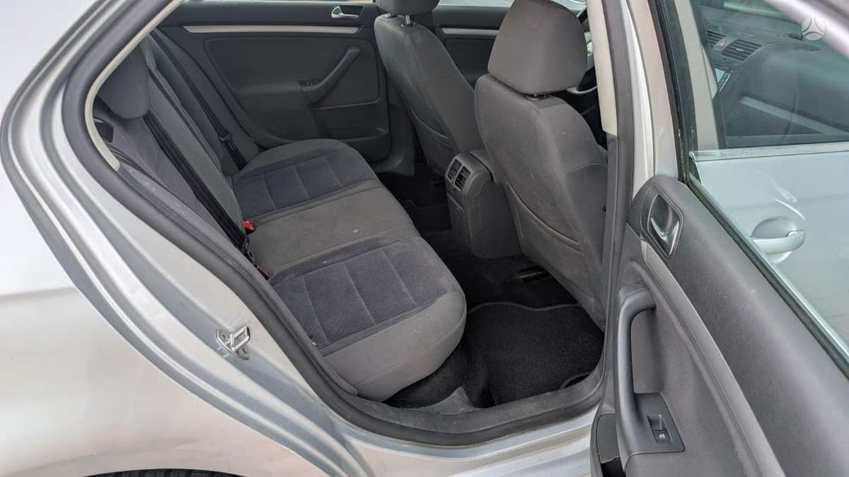 Volkswagen Jetta dalimis