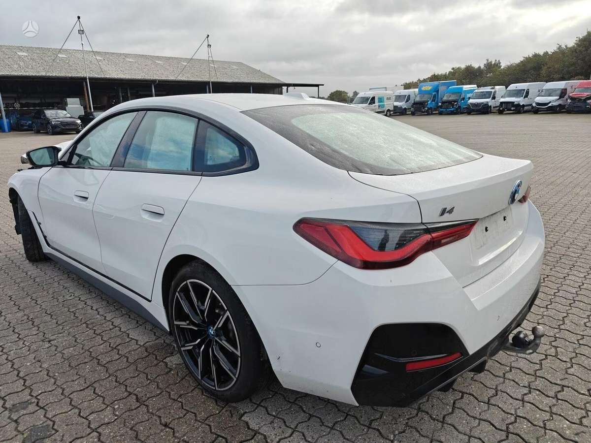 BMW i4, 84 kWh, coupe
