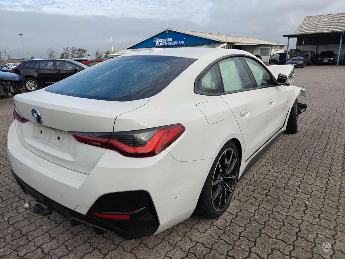BMW i4, 84 kWh, coupe
