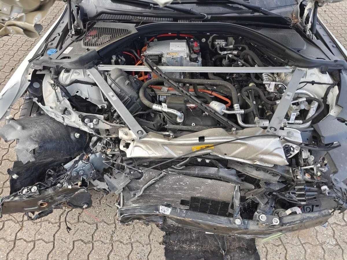 BMW i4, 84 kWh, coupe