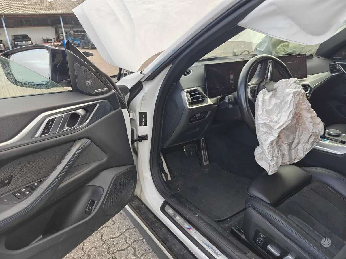 BMW i4, 84 kWh, coupe