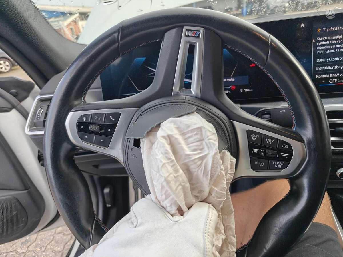 BMW i4, 84 kWh, coupe