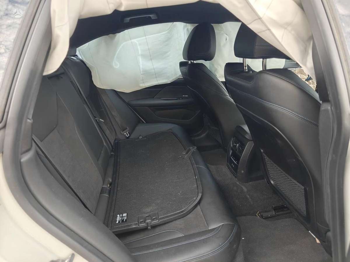BMW i4, 84 kWh, coupe